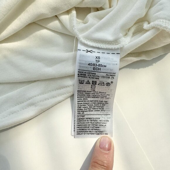 Banana Republic Threadsoft Ivory Long Sleeves Wrap Top Size XS - Picture 11 of 11